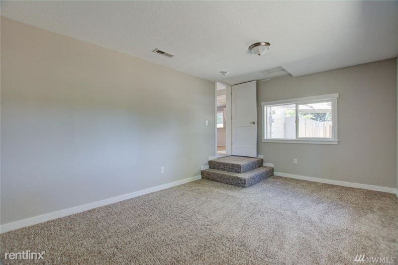 4413 Ne 137th Ave - Photo 2 of 7