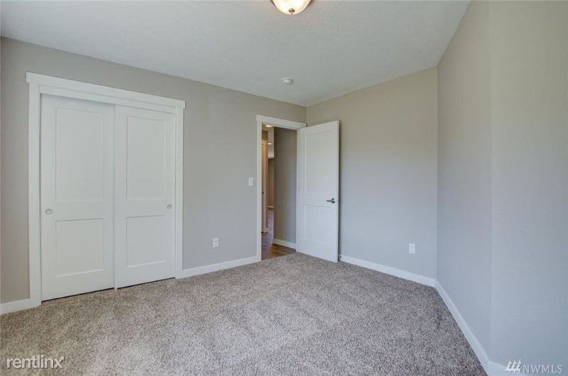 4413 Ne 137th Ave - Photo 3 of 7