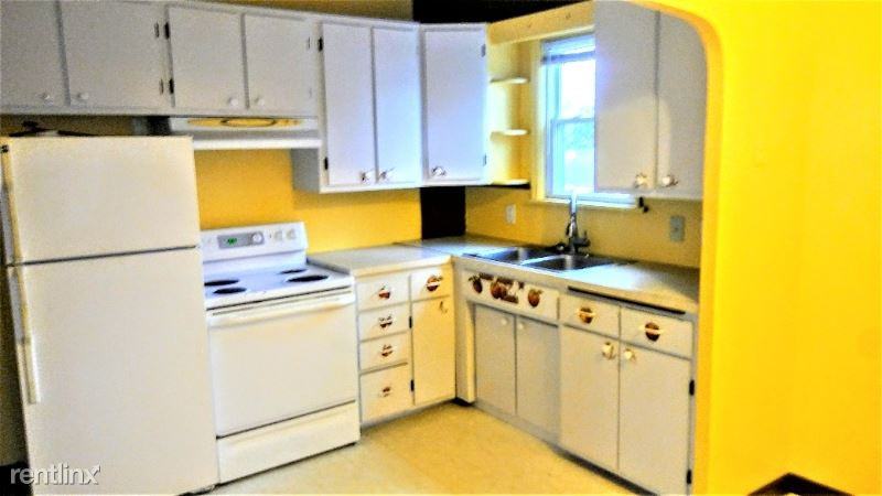 1625 Main St Ne Lower Duplex - Photo 2 of 15