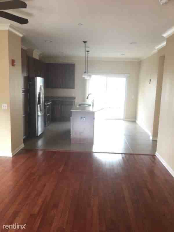 111 Concord Ct - Photo 3 of 17