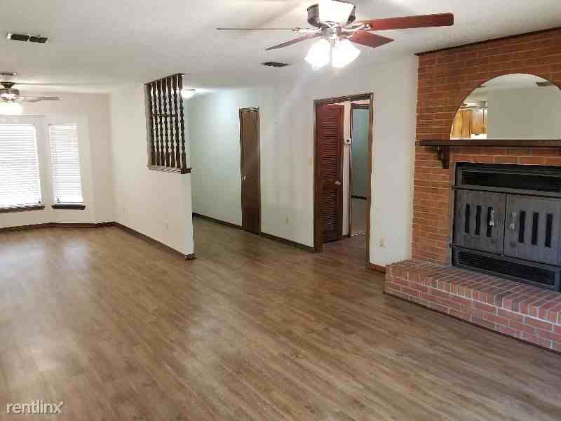 754 Silver Maple Dr - Photo 3 of 9