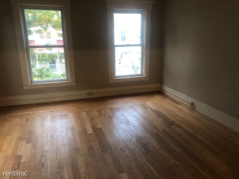 225 Spruce St 3 - Photo 2 of 8