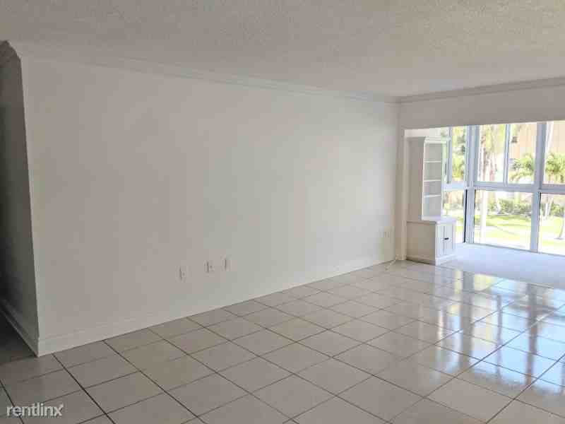 550 Ocean Dr 2c - Photo 2 of 25