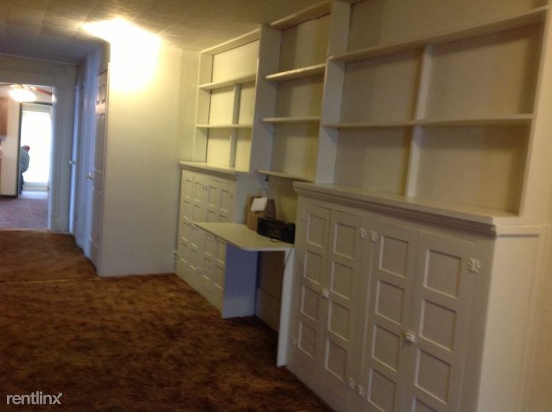 206 N Main St - Photo 2 of 4