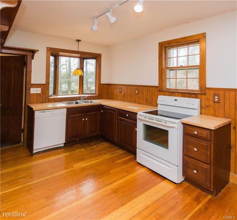 835 Goshen Tpke - Photo 2 of 24