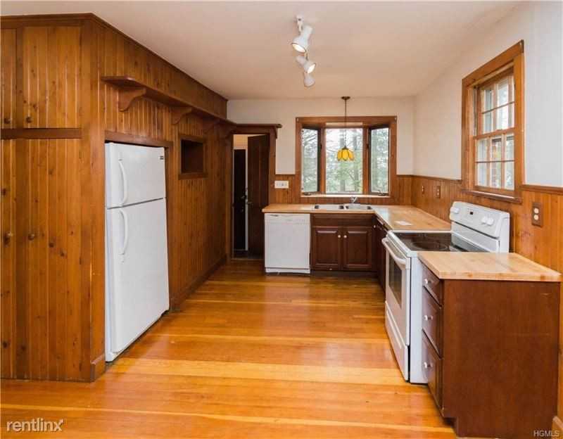 835 Goshen Tpke - Photo 3 of 24