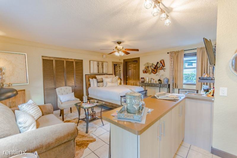 600 Oakridge Blvd 5 - Photo 2 of 11