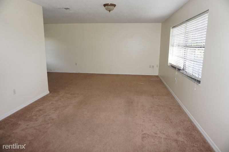 8005 Laurel Tree Dr - Photo 3 of 17