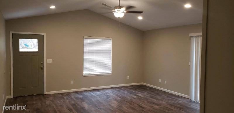 1016 N Jackson St - Photo 2 of 9