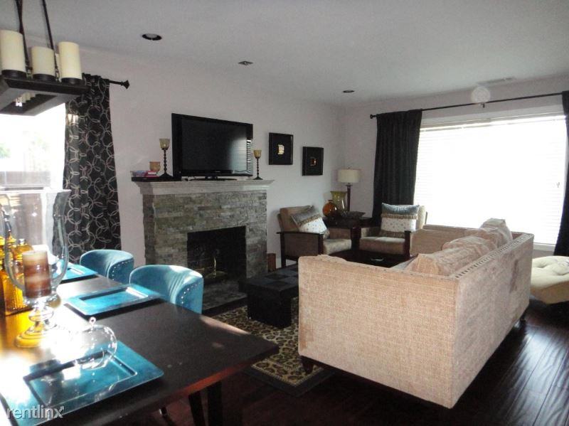 1241 Fewtrell Dr - Photo 3 of 20