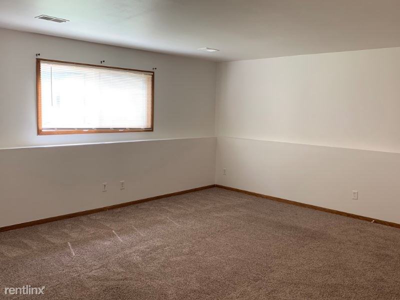 6320 53rd St - Photo 2 of 14