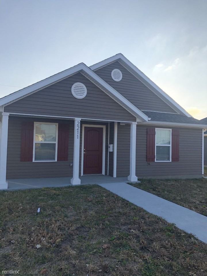 2211 S Pearl Ave - Photo 2 of 13