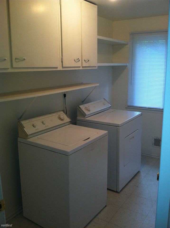 2140 Champagne Dr - Photo 3 of 9