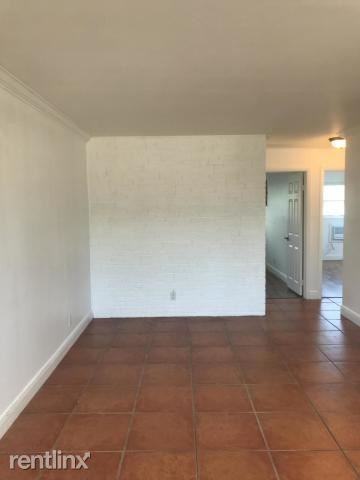 143 Yacht Club Dr - Photo 2 of 8