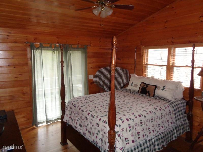 405 Donna Lee Lane - Photo 2 of 10