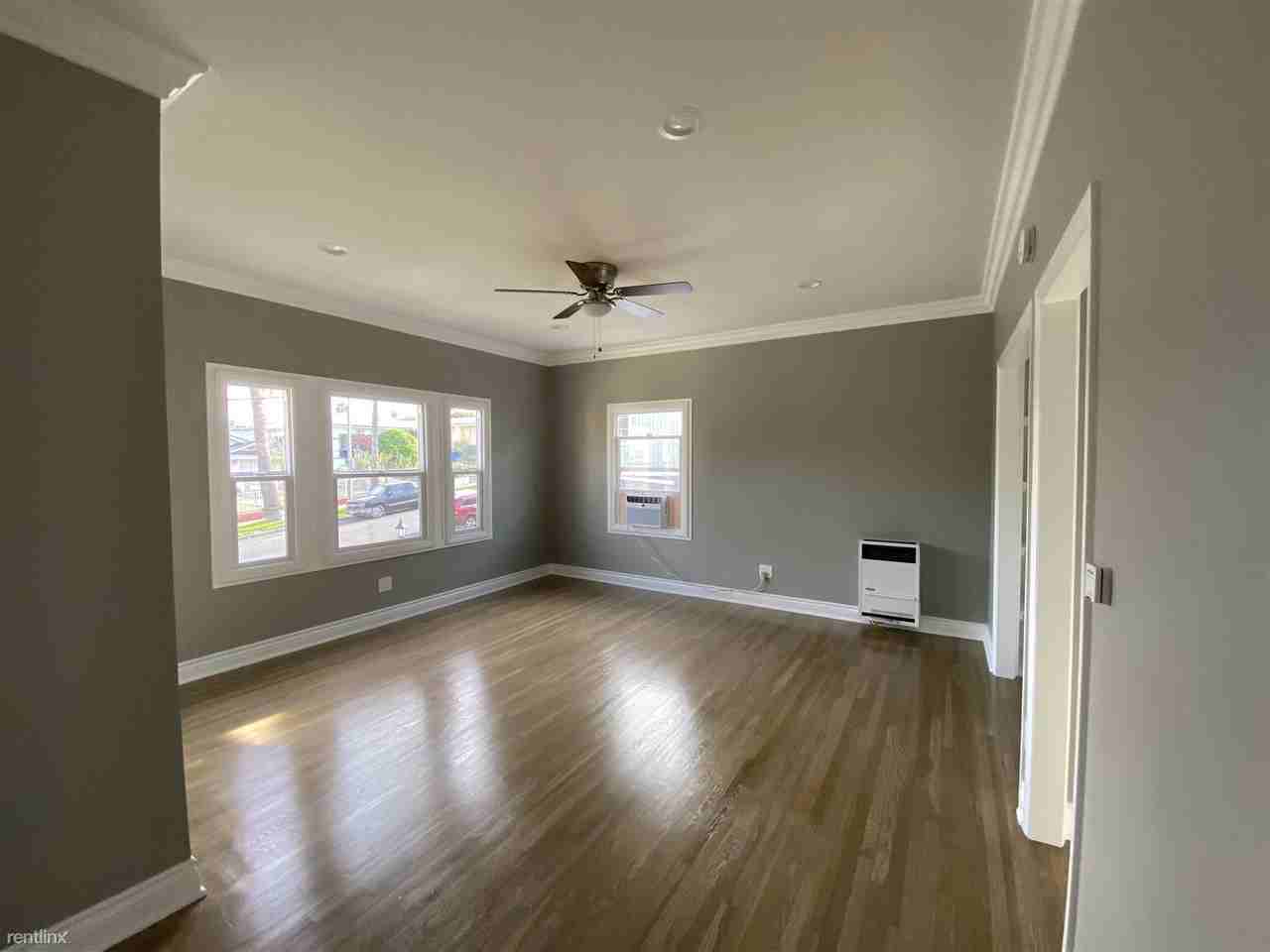 1441 Edgecliffe Dr - Photo 3 of 10