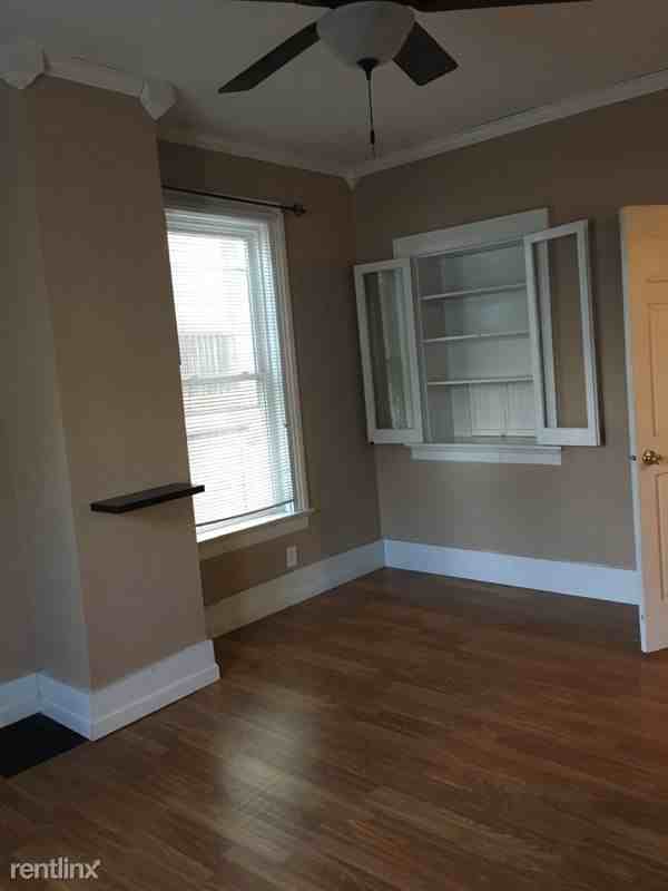 304 E Mulberry St 1 - Photo 3 of 8