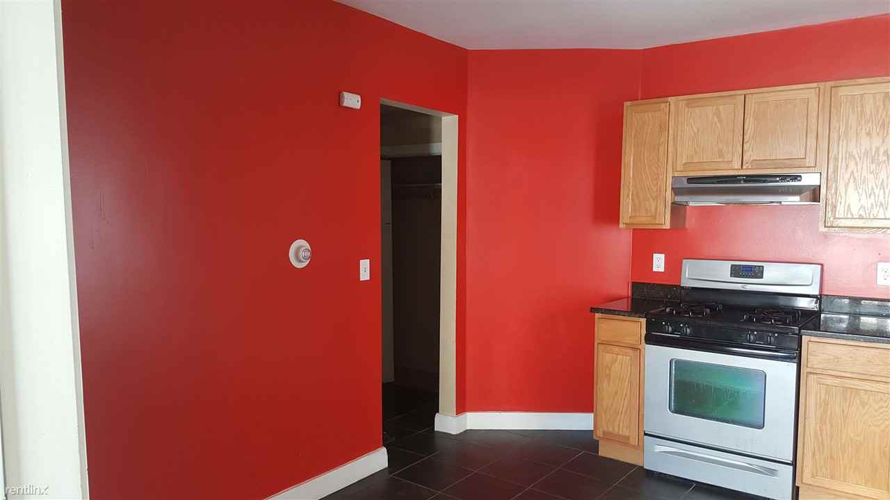 7 Russell St 1f - Photo 3 of 4