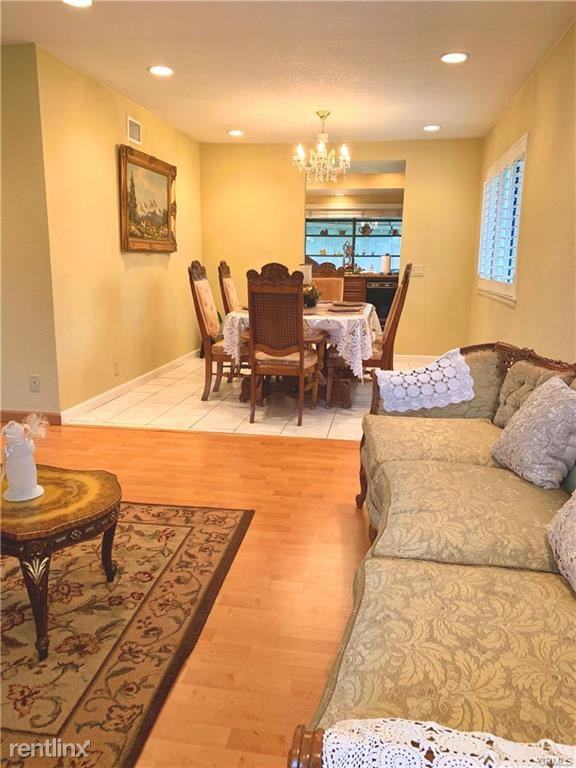 4275 Williams Ave - Photo 3 of 8