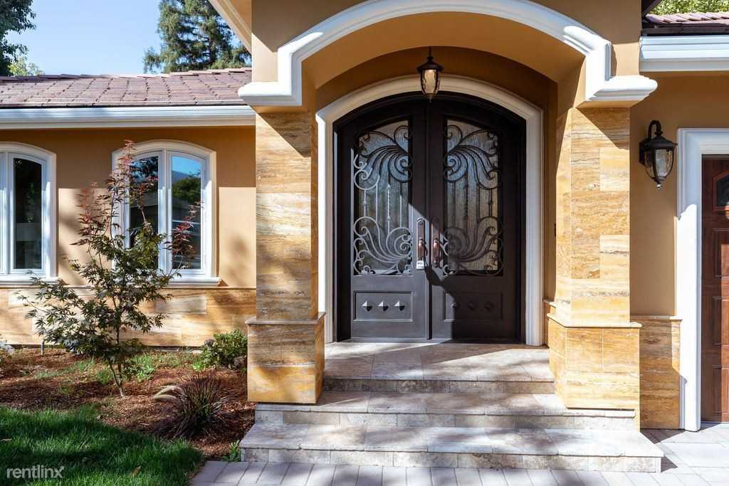 18597 Devon Avenue - Photo 2 of 3