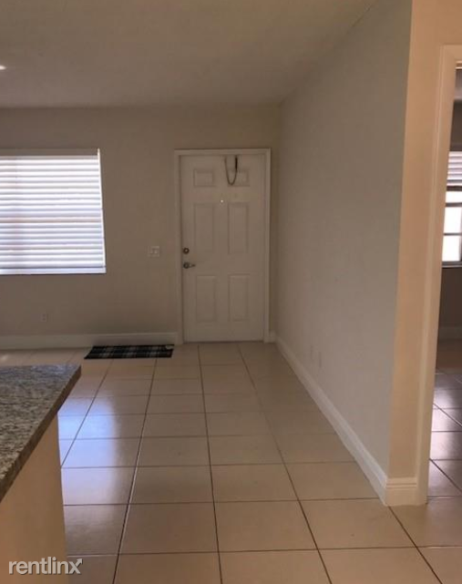 10477 Nw 7th St - Photo 3 of 10