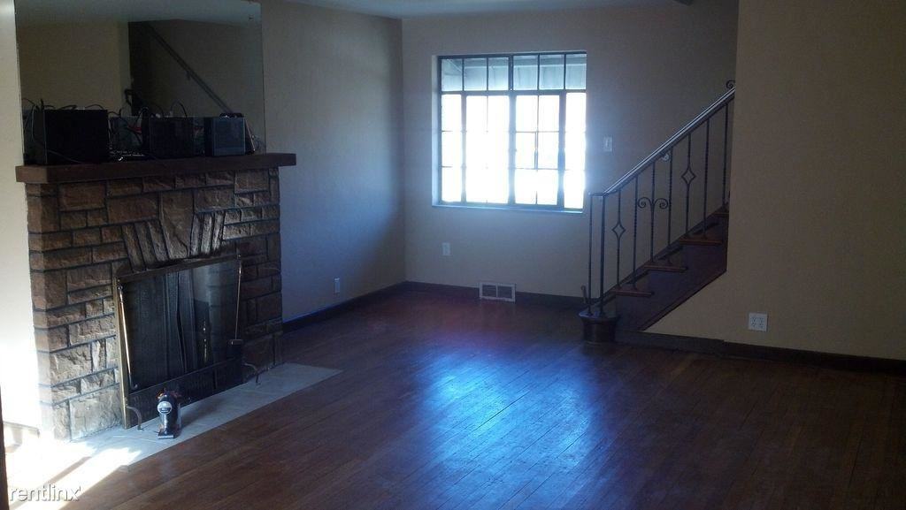 221 E Elmhurst Rd - Photo 3 of 26