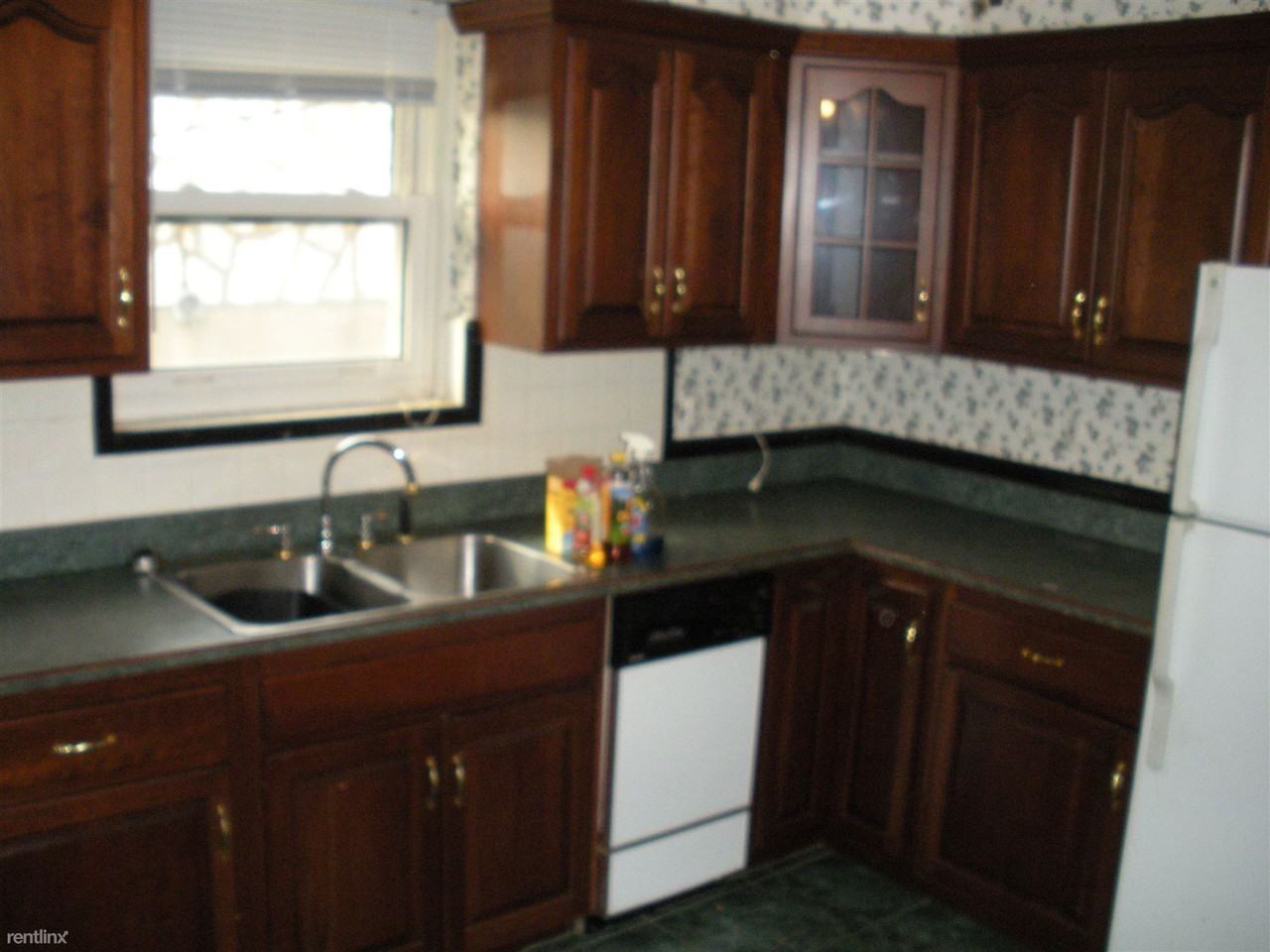 3114 Kemp Drive - Photo 3 of 9