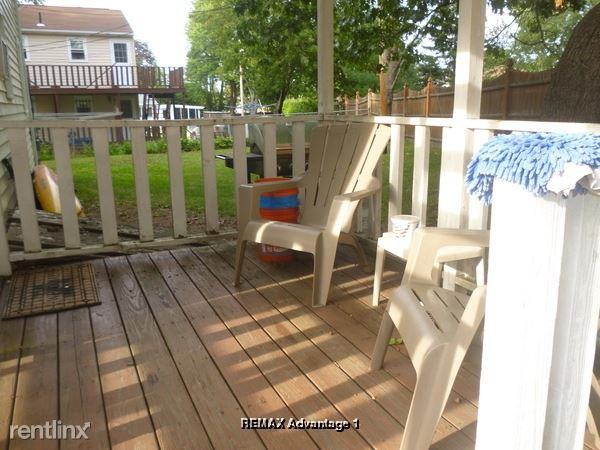25 Agate Ave - Photo 3 of 12
