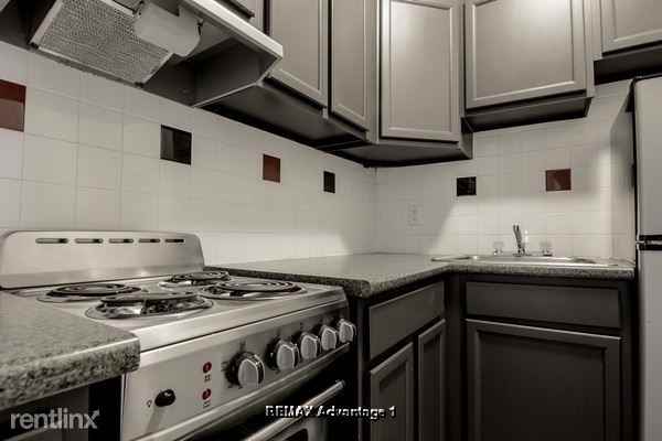 51 Franklin St - Photo 3 of 7