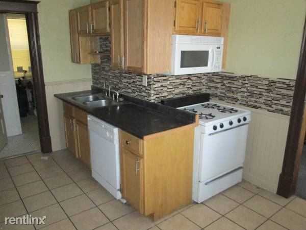 430 8th St Se A - Photo 3 of 5