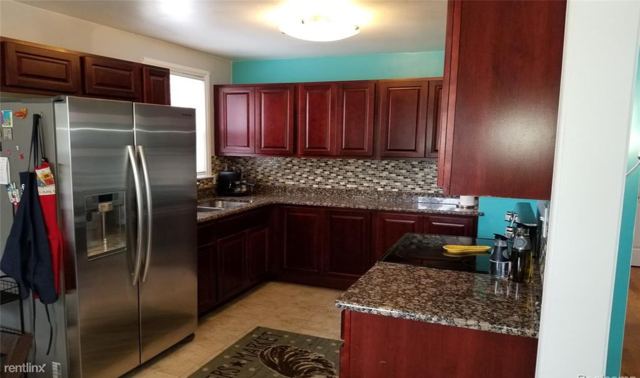1600 Kingsbury Ave - Photo 2 of 10