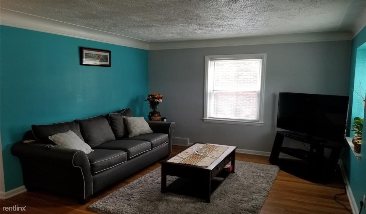 1600 Kingsbury Ave - Photo 3 of 10