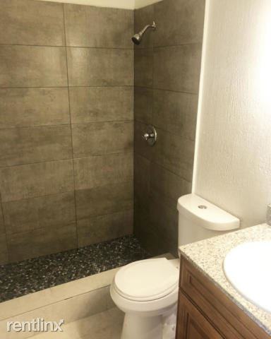 1328 Gateway Dr - Photo 2 of 13