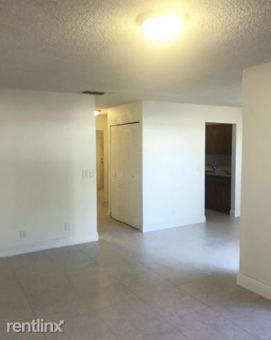 1328 Gateway Dr - Photo 3 of 13