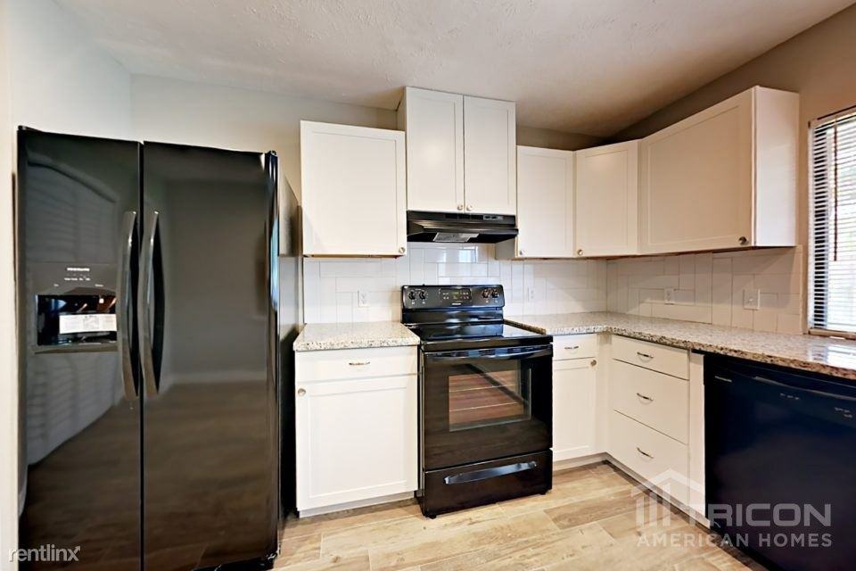 6127 Larchbrook Drive - Photo 3 of 14
