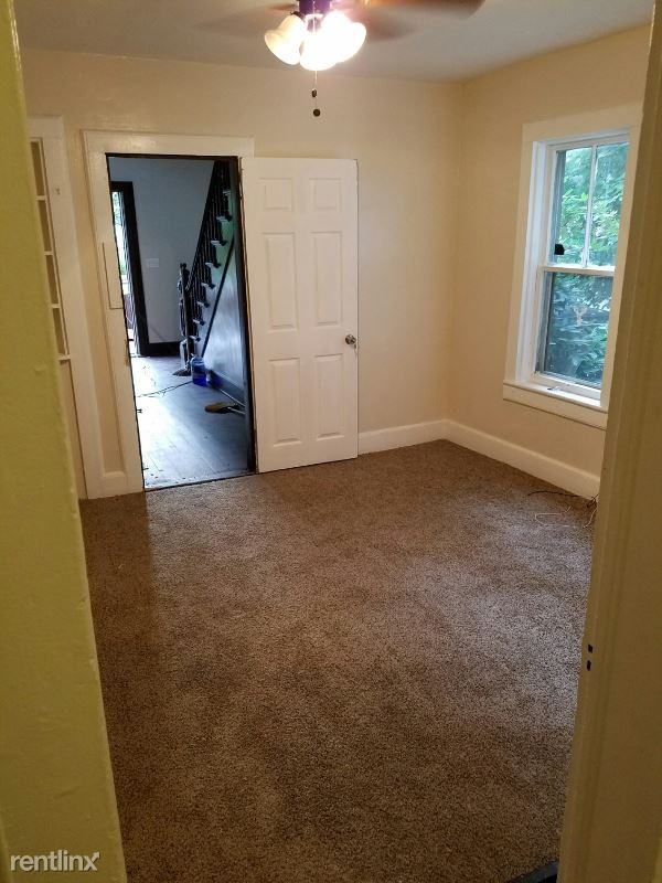 81 Baldwin St 1r - Photo 3 of 8