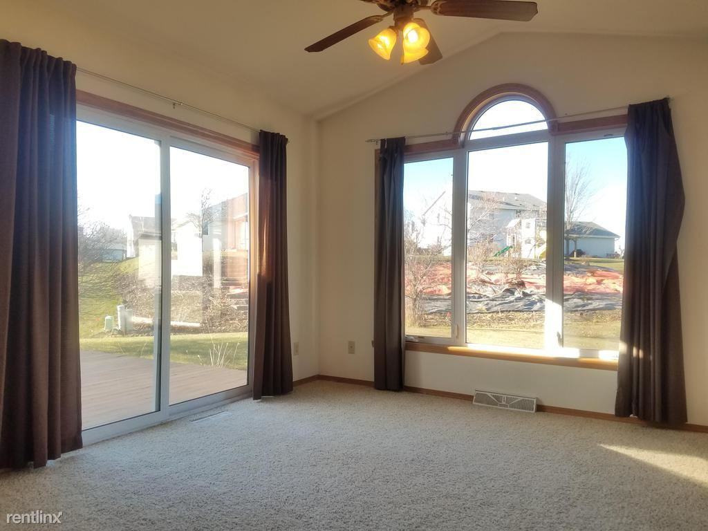 9039 South River Edge Drive - Photo 3 of 43