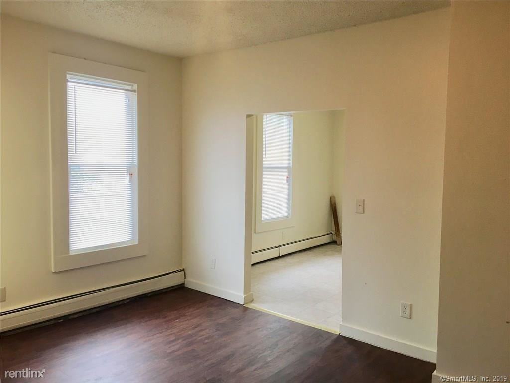 158 Park St - Photo 3 of 4