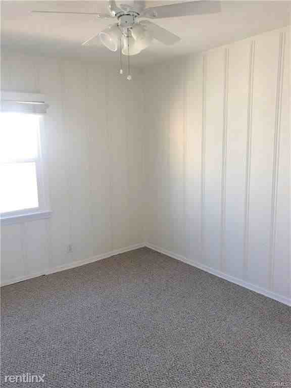 224 Palm Dr - Photo 3 of 8