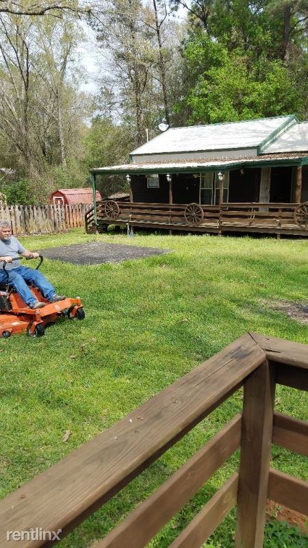 138 Sherwood Drive B - Photo 2 of 10