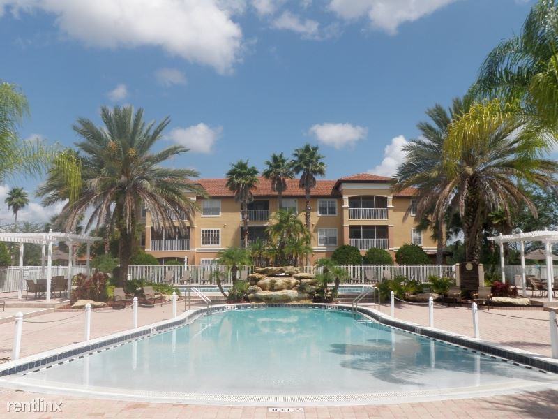 5451 Vineland Road 2314 - Photo 2 of 19