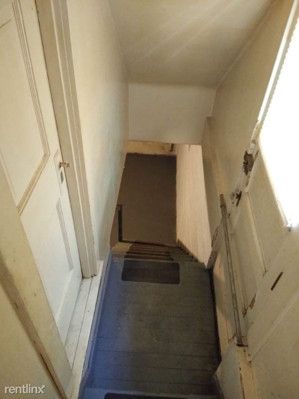 1027 Brownsville Rd 1 St Floor - Photo 3 of 13