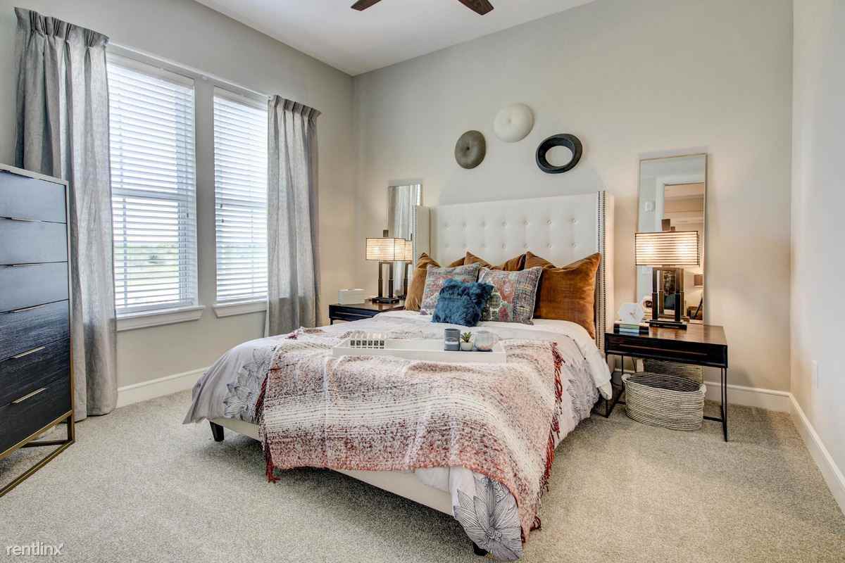 17902 La Cantera Pkwy - Photo 2 of 8