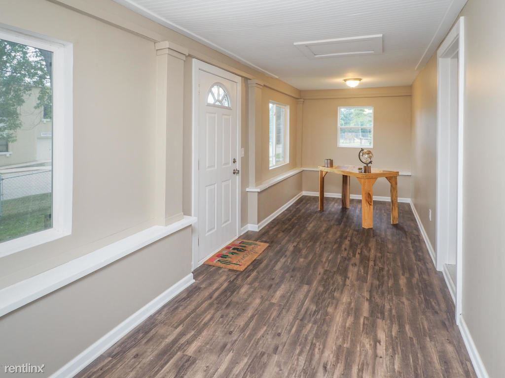 426 Hercules Ave - Photo 3 of 18