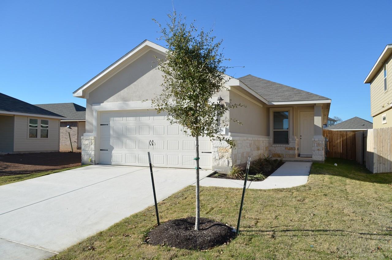 148 Mcfarland St - Photo 3 of 24