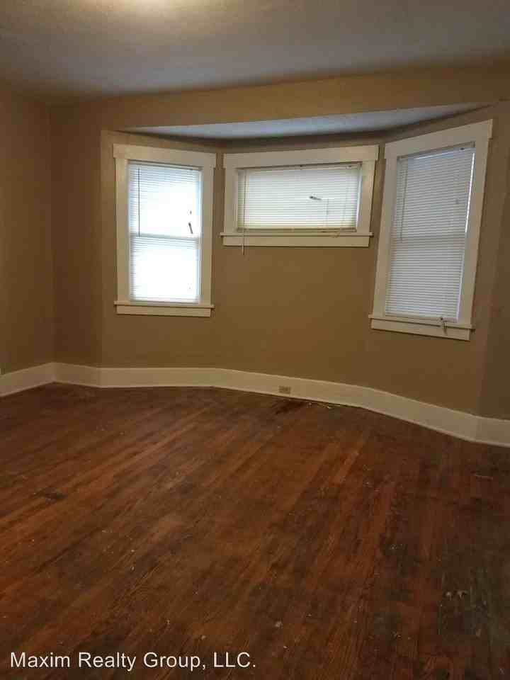 3307 Lafayette Av - Photo 2 of 15