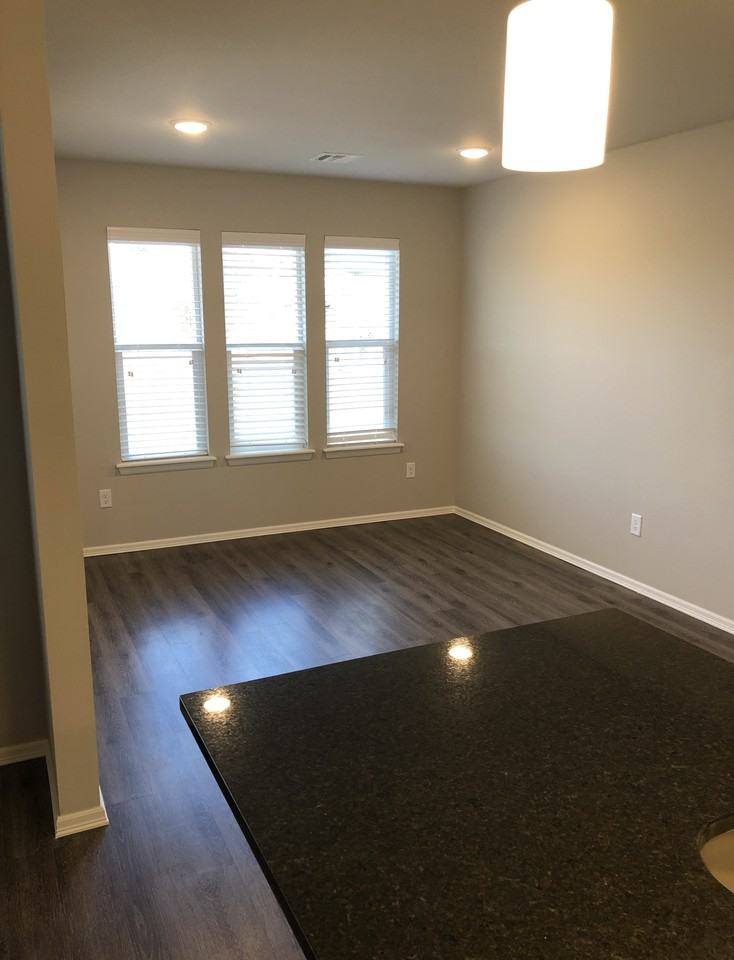 14310 S New Haven Ave - Photo 6 of 19