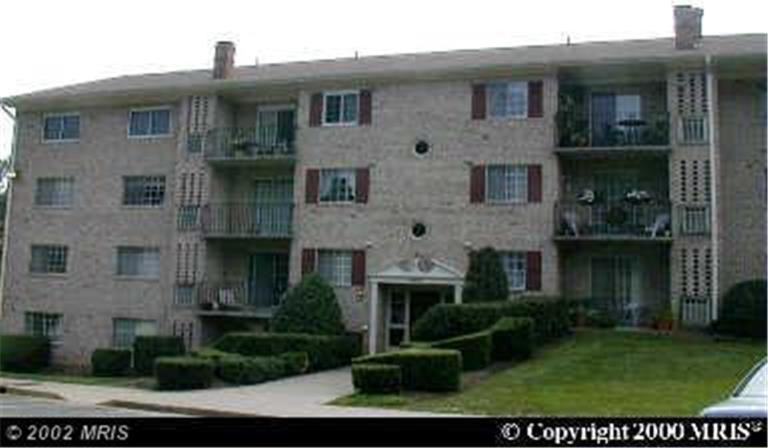 1521 Colonial Dr #204