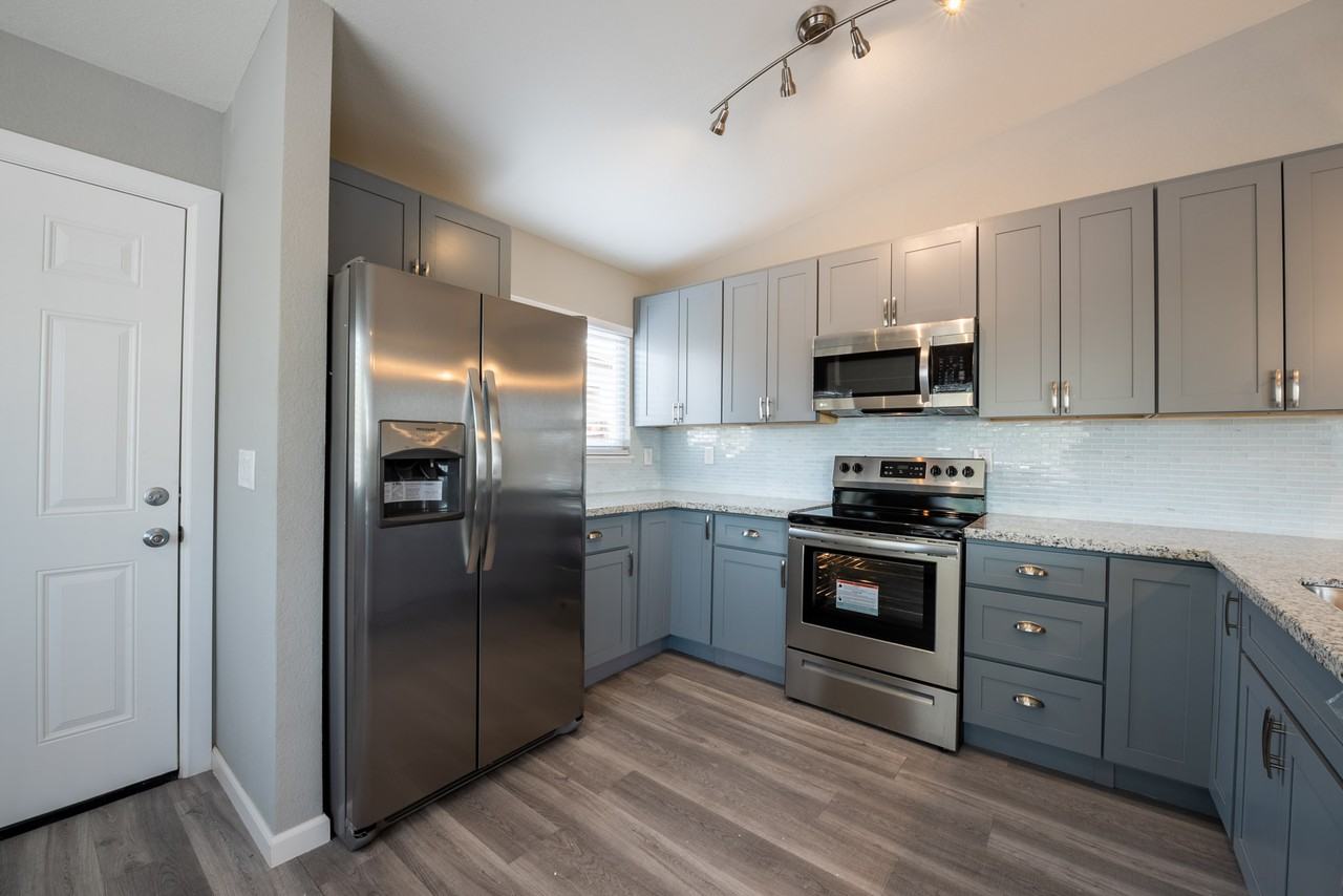 103 Maple St - Photo 2 of 40