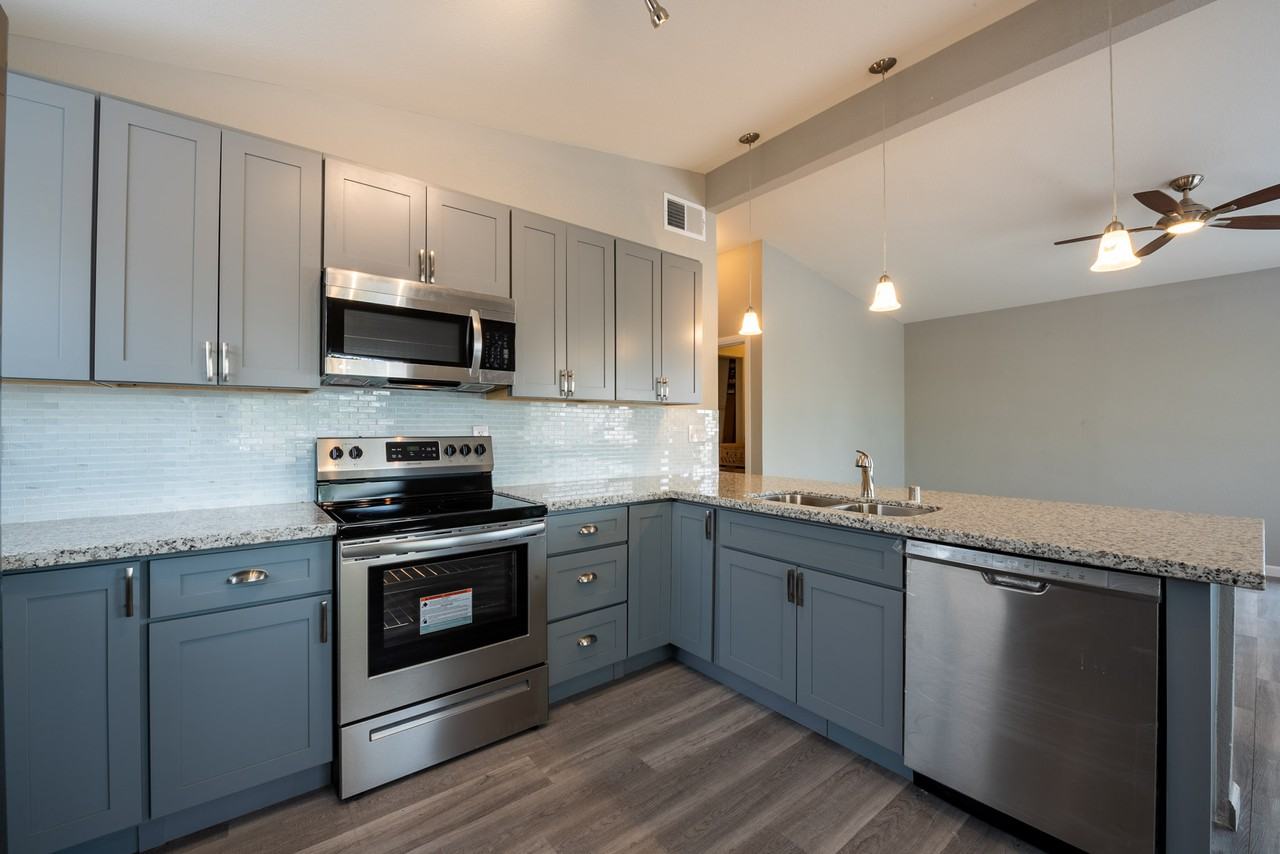 103 Maple St - Photo 3 of 40